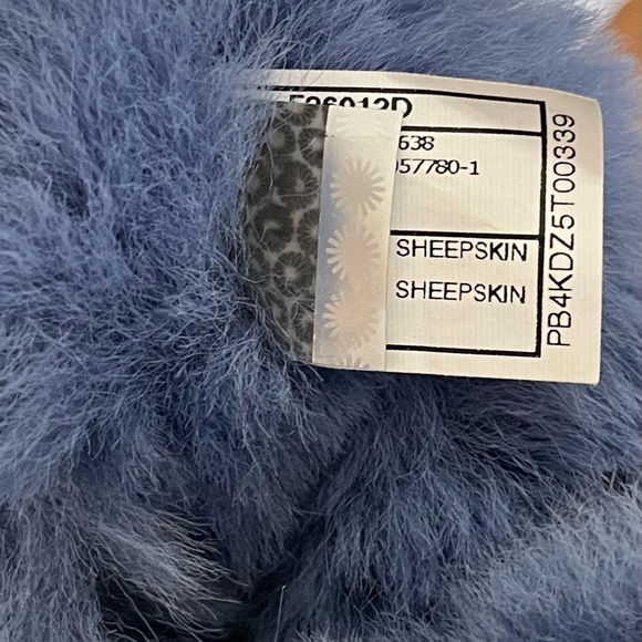 Rare Authentic Electric Blue Uggs - Picture 5 of 6